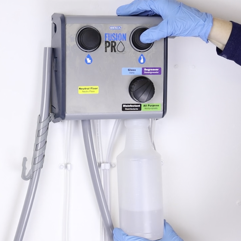 DEMA 730G FUSION PRO 5 PRODUCT  DILUTION 4 DIAL/1 BUCKET FILL